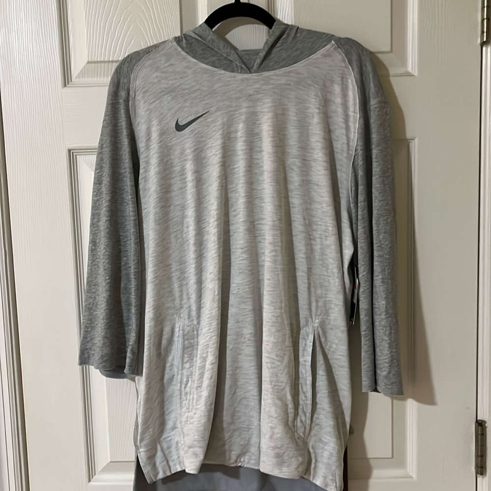 Nike 3/4 sleeve hooded men’s top size large